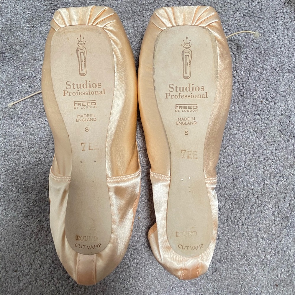 Freed Studio Professionals. 7EE, R insole, R vamp